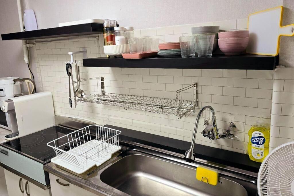 Cheongnyangni 5beds 3rooms 1lounge House Villa Seoul